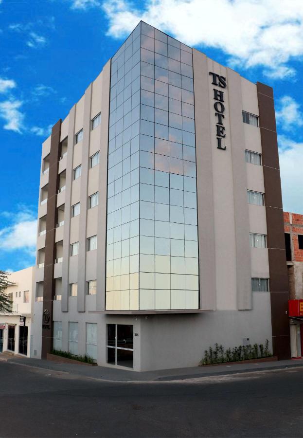 Ts Hotel Porteirinha Exterior foto